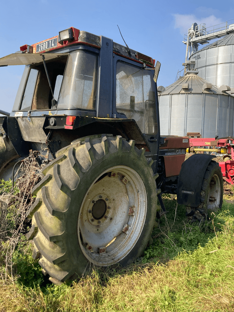 Traktor tip Case IH 856 XL, Gebrauchtmaschine in CINTHEAUX (Poză 3)