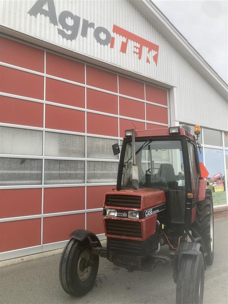 Traktor a típus Case IH 885 2 WD drejer lige rundt, Gebrauchtmaschine ekkor: Hobro (Kép 1)