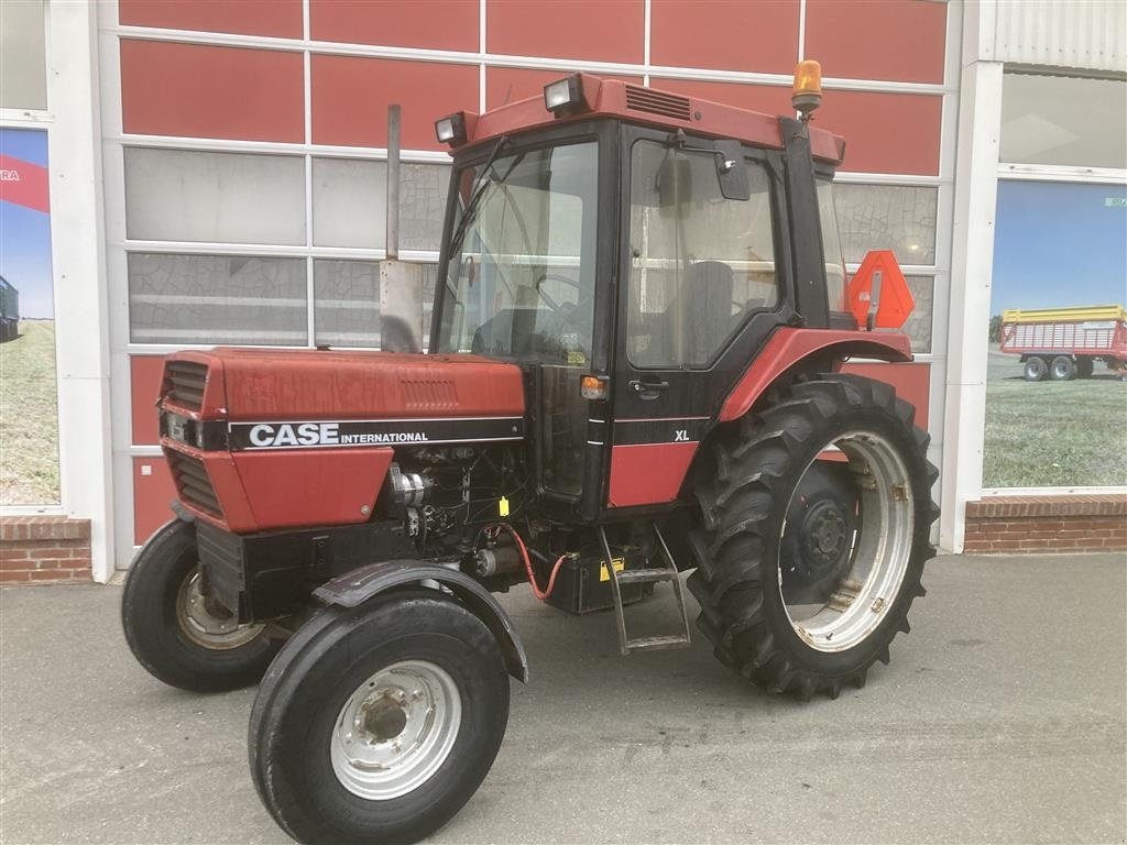 Traktor от тип Case IH 885 2 WD drejer lige rundt, Gebrauchtmaschine в Hobro (Снимка 3)