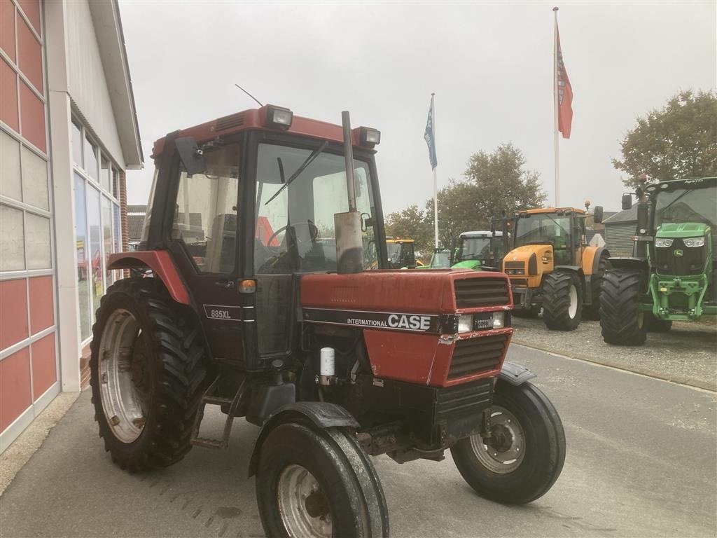 Traktor типа Case IH 885 2 WD drejer lige rundt, Gebrauchtmaschine в Hobro (Фотография 2)