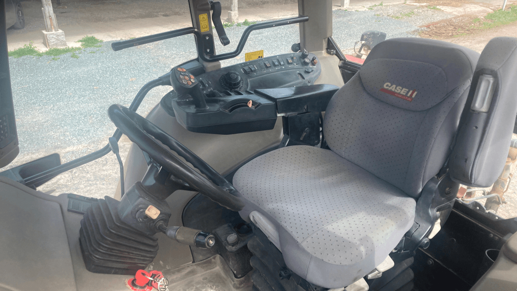 Traktor du type Case IH CVX 195, Gebrauchtmaschine en ISIGNY-LE-BUAT (Photo 1)