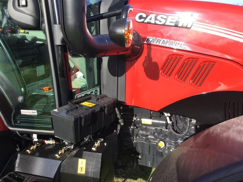 Traktor typu Case IH Farmall 100 A Demo ny mode, Gebrauchtmaschine w Humble (Zdjęcie 8)