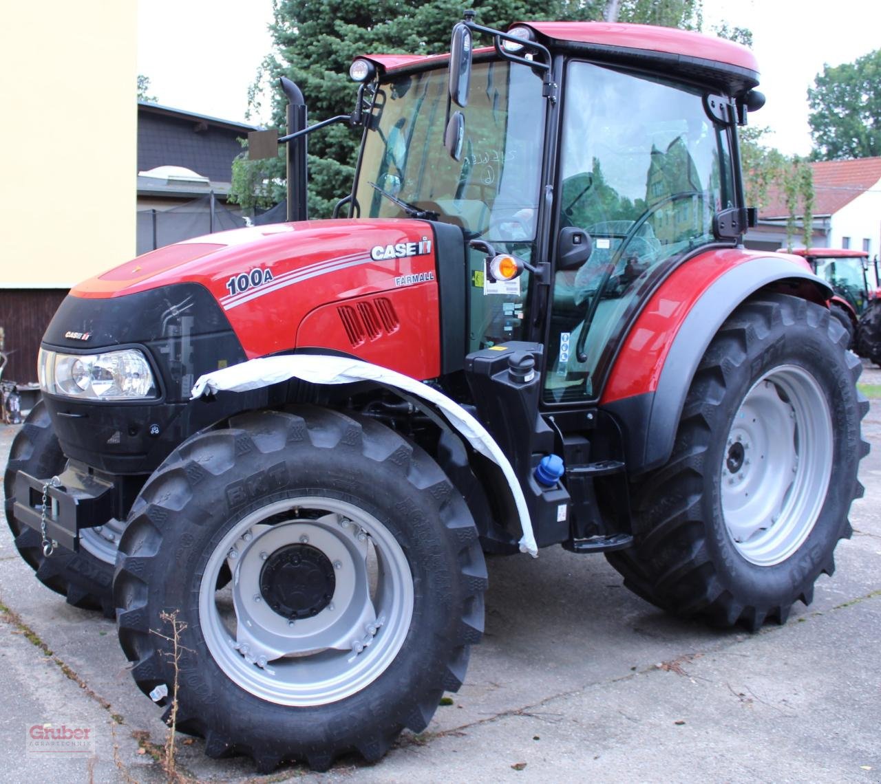 Traktor tipa Case IH Farmall 100 A, Neumaschine u Leipzig OT Engelsdorf (Slika 1)