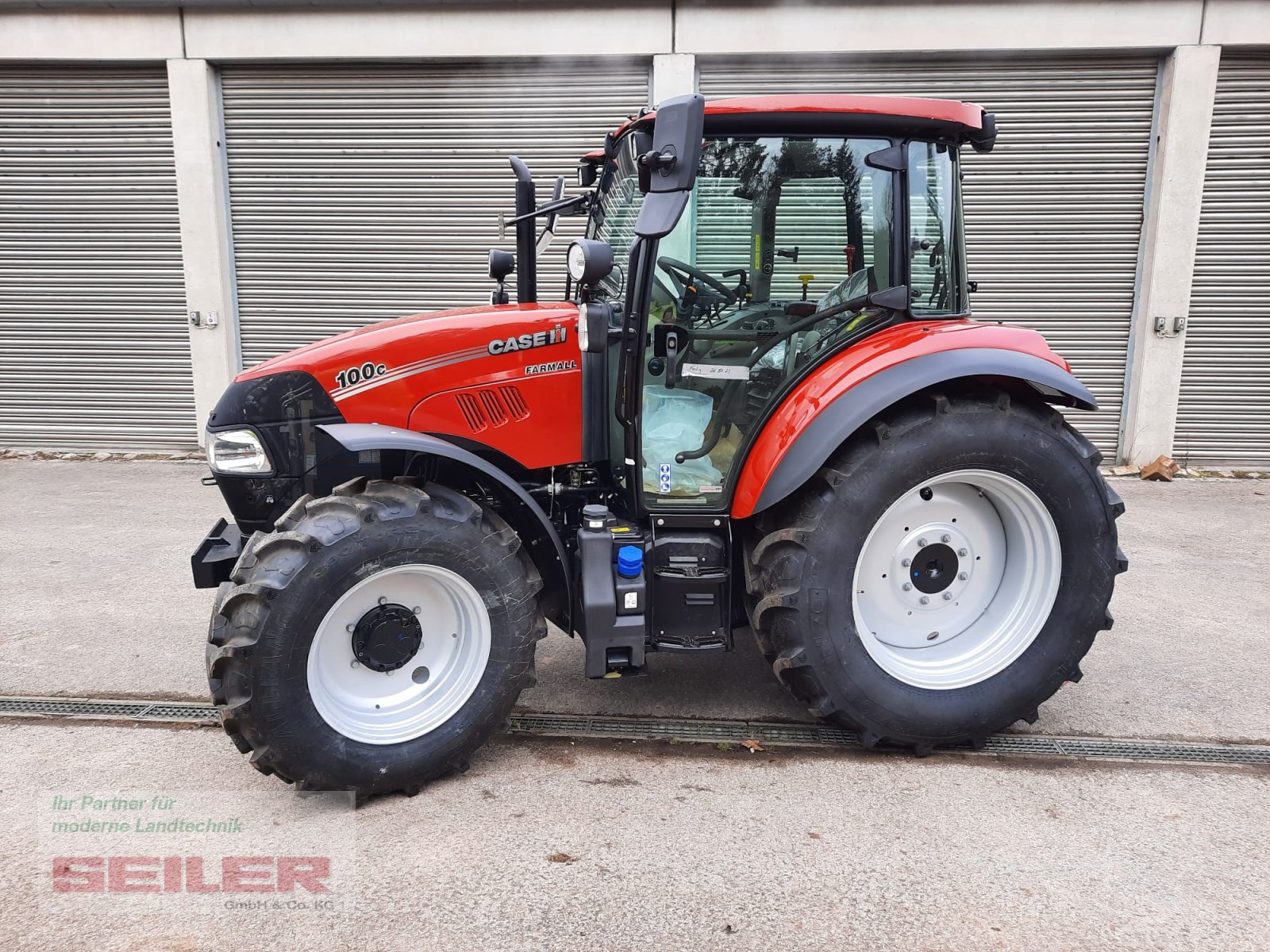 Traktor Türe ait Case IH Farmall 100 C HILO, Neumaschine içinde Ansbach (resim 8)