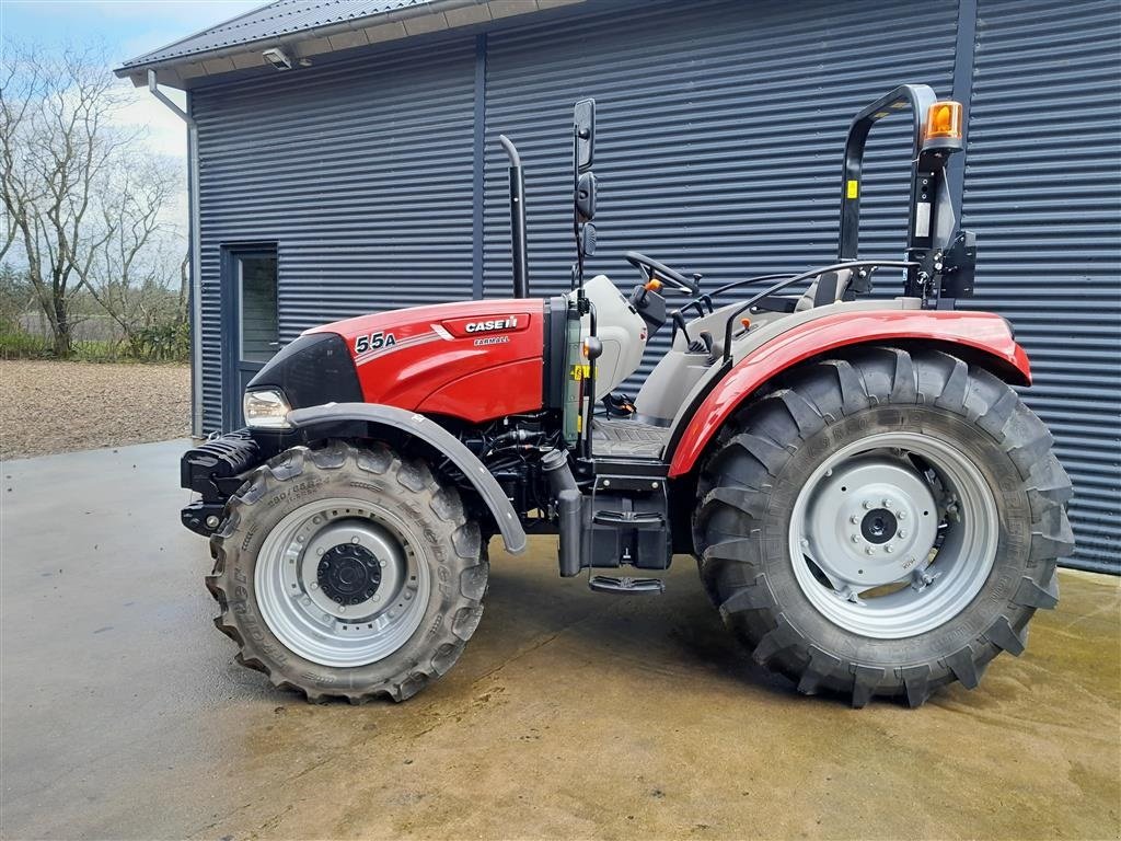 Traktor от тип Case IH Farmall 55 A STOR DÆK MONTERING, Gebrauchtmaschine в Rødekro (Снимка 1)