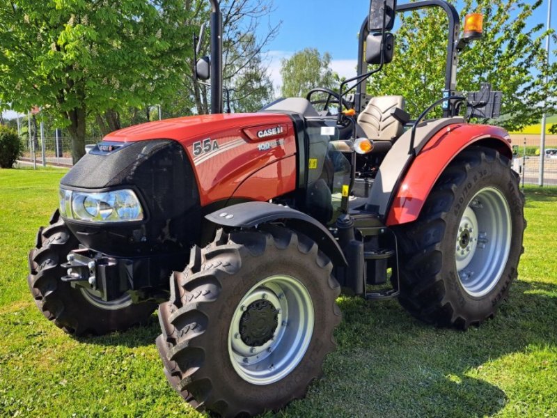 Traktor of the type Case IH Farmall 55 A, Neumaschine in Burkau (Picture 1)