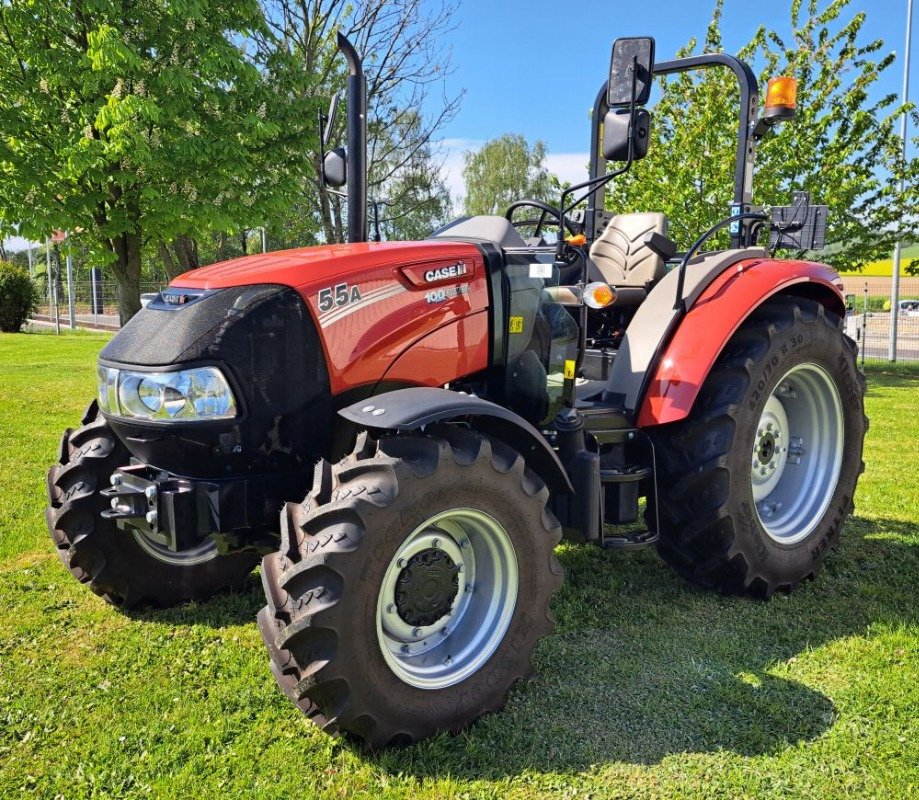 Traktor van het type Case IH Farmall 55 A, Neumaschine in Burkau (Foto 1)