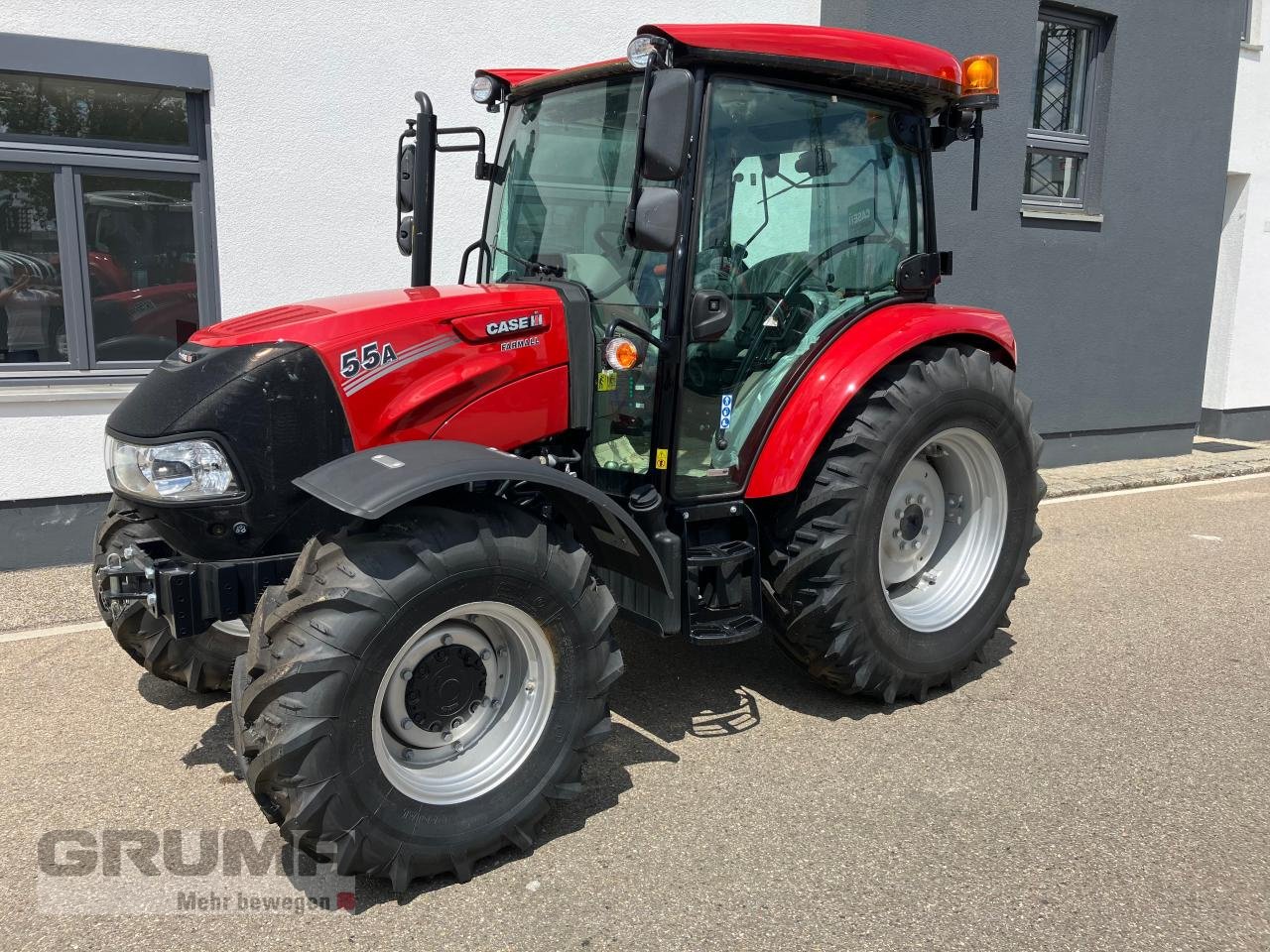 Traktor of the type Case IH Farmall 55 A, Neumaschine in Friedberg-Derching (Picture 1)