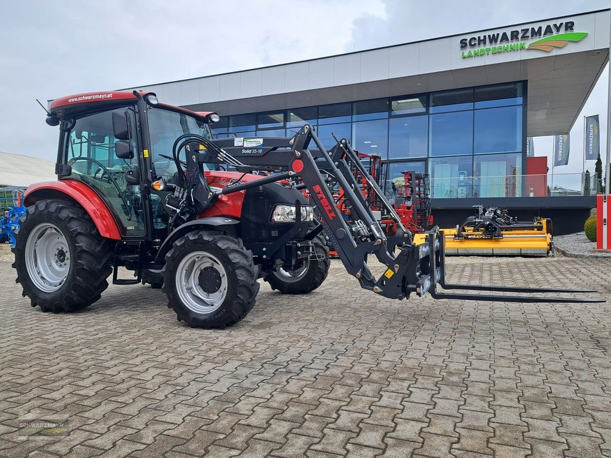 Traktor of the type Case IH Farmall 65 A, Neumaschine in Aurolzmünster (Picture 1)