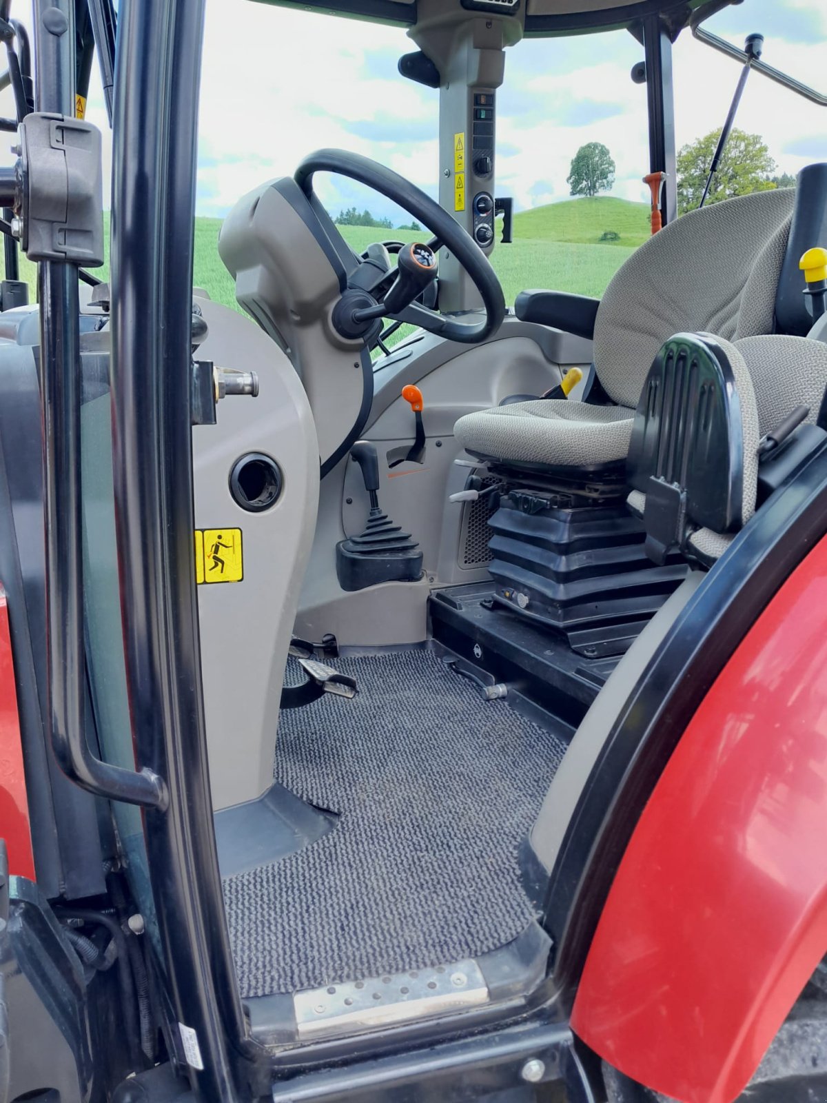 Traktor des Typs Case IH Farmall 65 C, Gebrauchtmaschine in Antdorf (Bild 6)