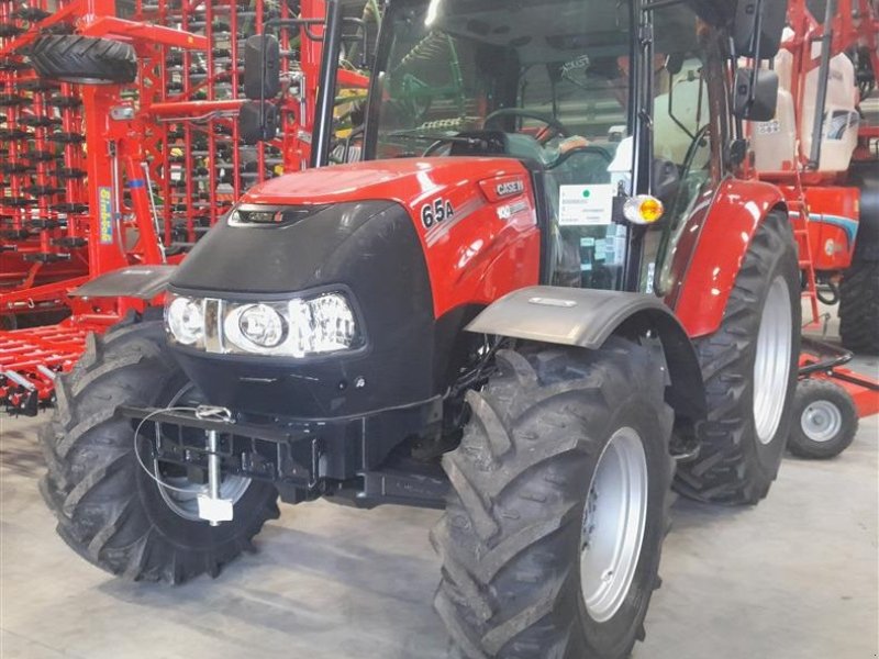 Traktor of the type Case IH Farmall 65A, Gebrauchtmaschine in Horsens (Picture 1)