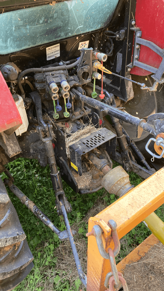 Traktor del tipo Case IH FARMALL 75 A, Gebrauchtmaschine en CINTHEAUX (Imagen 6)