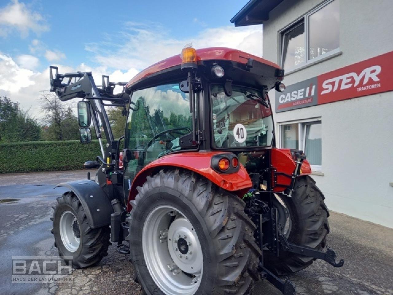 Traktor of the type Case IH FARMALL 75 A, Neumaschine in Boxberg-Seehof (Picture 2)