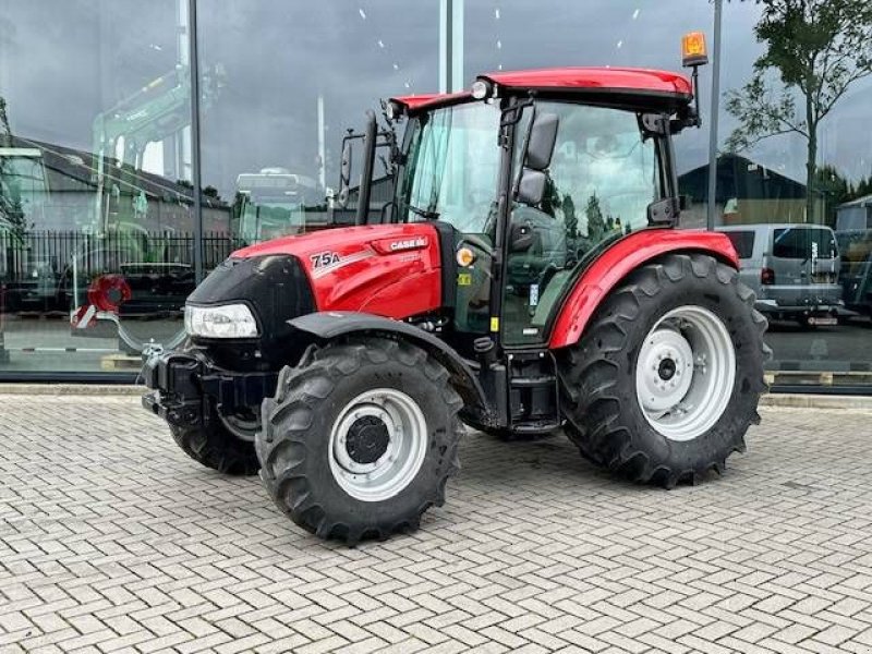 Traktor of the type Case IH Farmall 75 A, Neumaschine in Marknesse