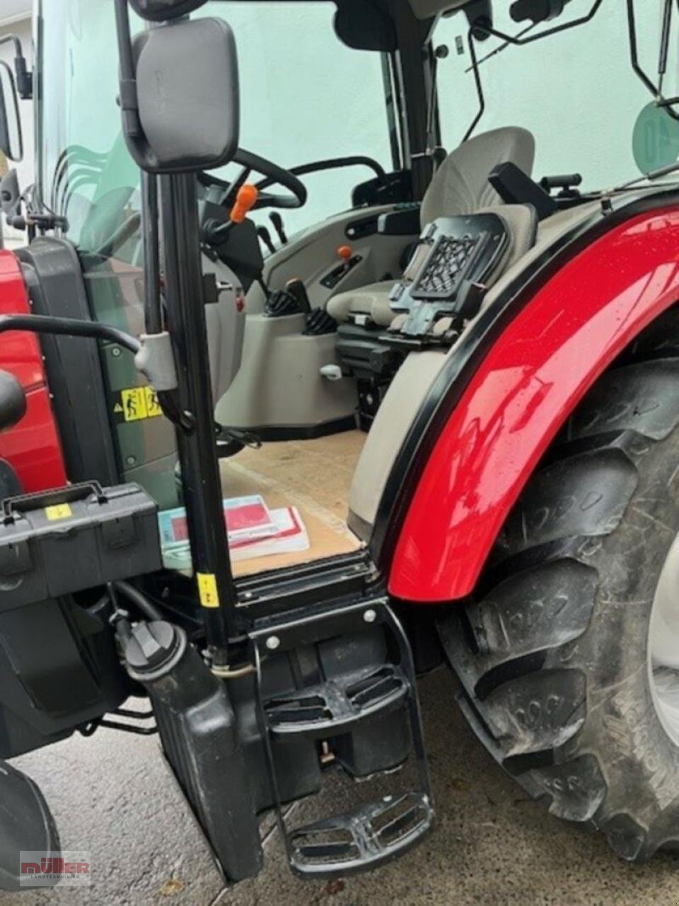 Traktor des Typs Case IH Farmall 75 A, Gebrauchtmaschine in Holzhausen (Bild 3)