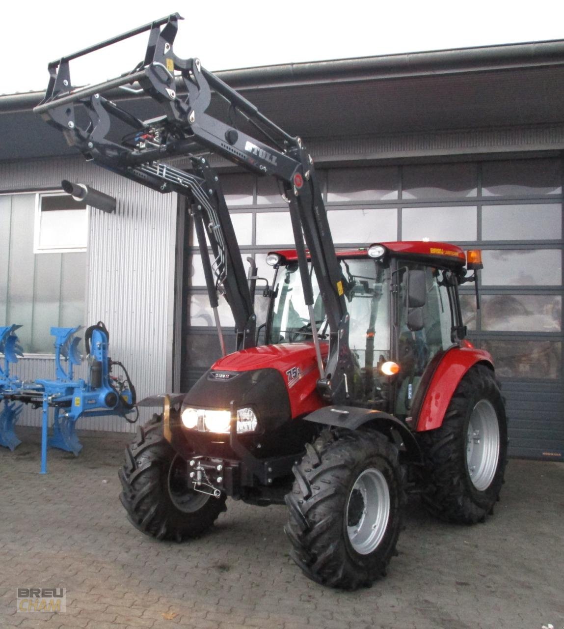 Traktor of the type Case IH Farmall 75 A, Neumaschine in Cham (Picture 1)