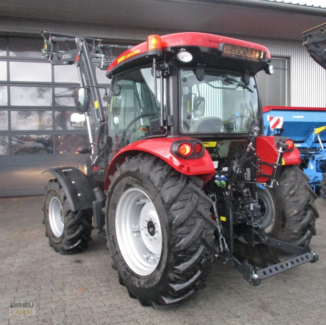 Traktor of the type Case IH Farmall 75 A, Neumaschine in Cham (Picture 3)