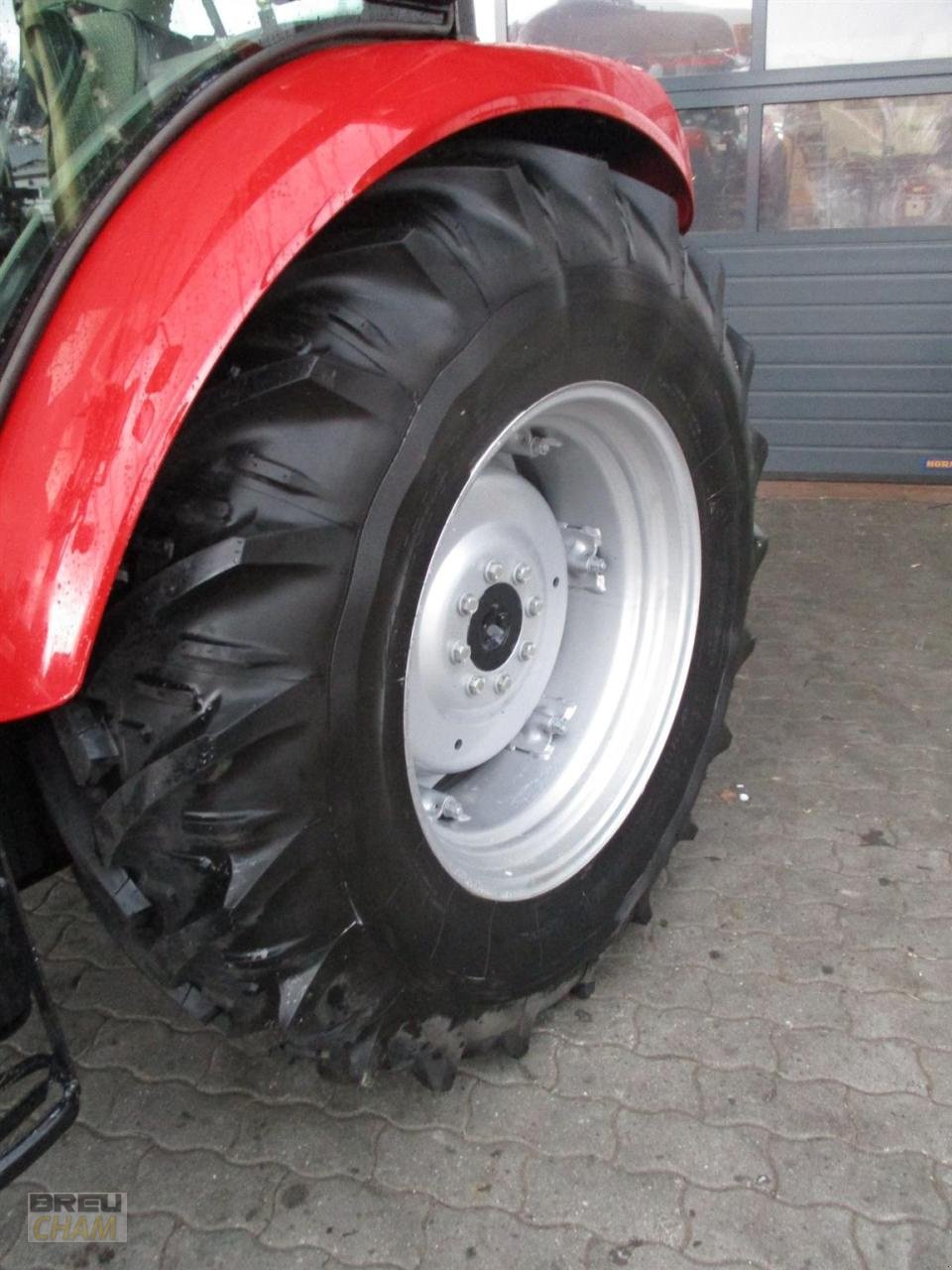 Traktor van het type Case IH Farmall 75 A, Neumaschine in Cham (Foto 7)