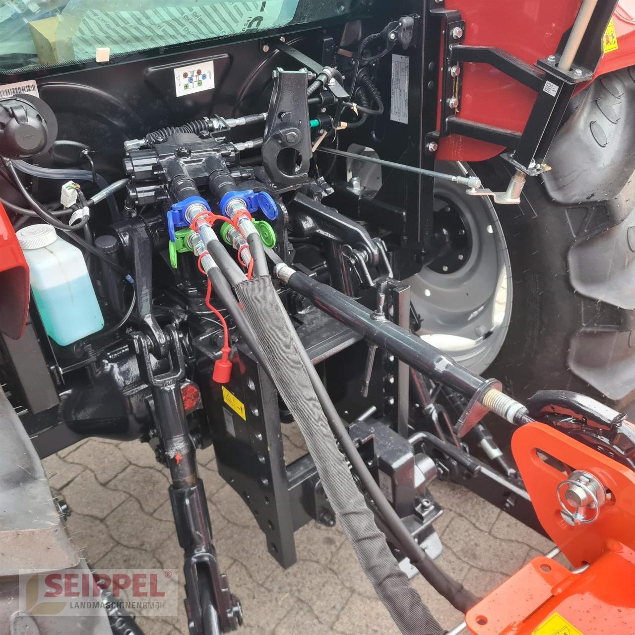 Traktor of the type Case IH FARMALL 75 A, Neumaschine in Groß-Umstadt (Picture 4)