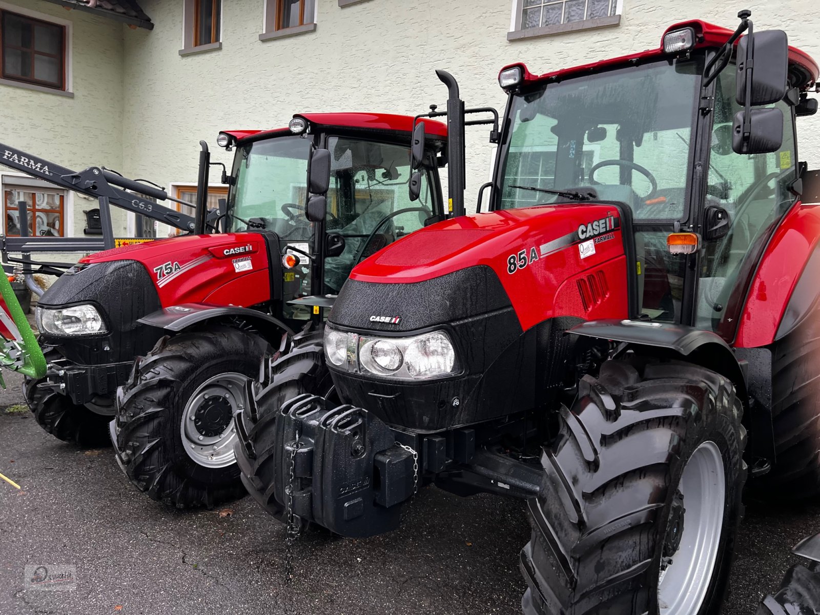 Traktor del tipo Case IH FARMALL 85 A, Neumaschine en Regen (Imagen 1)