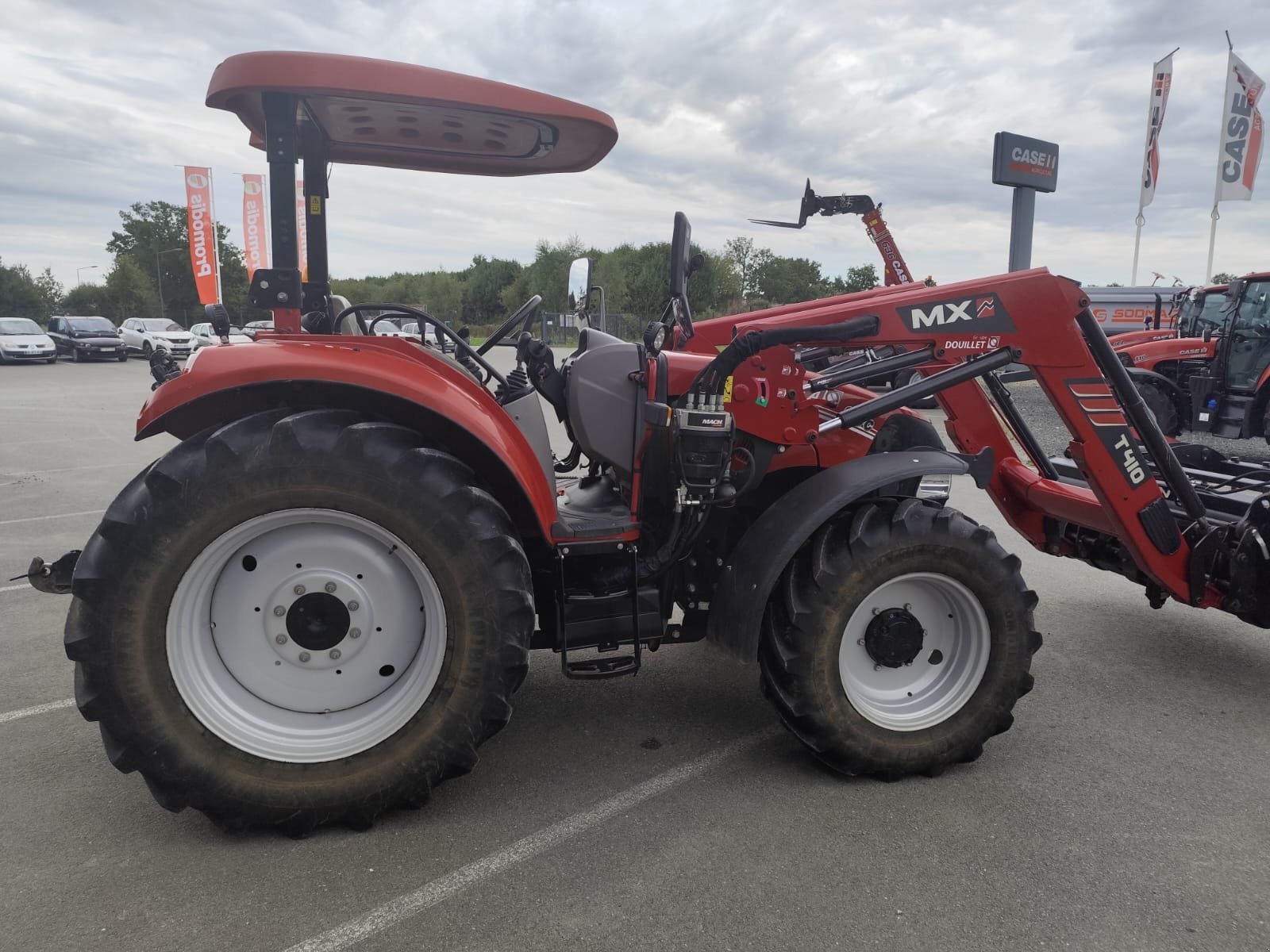 Traktor van het type Case IH Farmall 85 C, Gebrauchtmaschine in Le Horps (Foto 3)