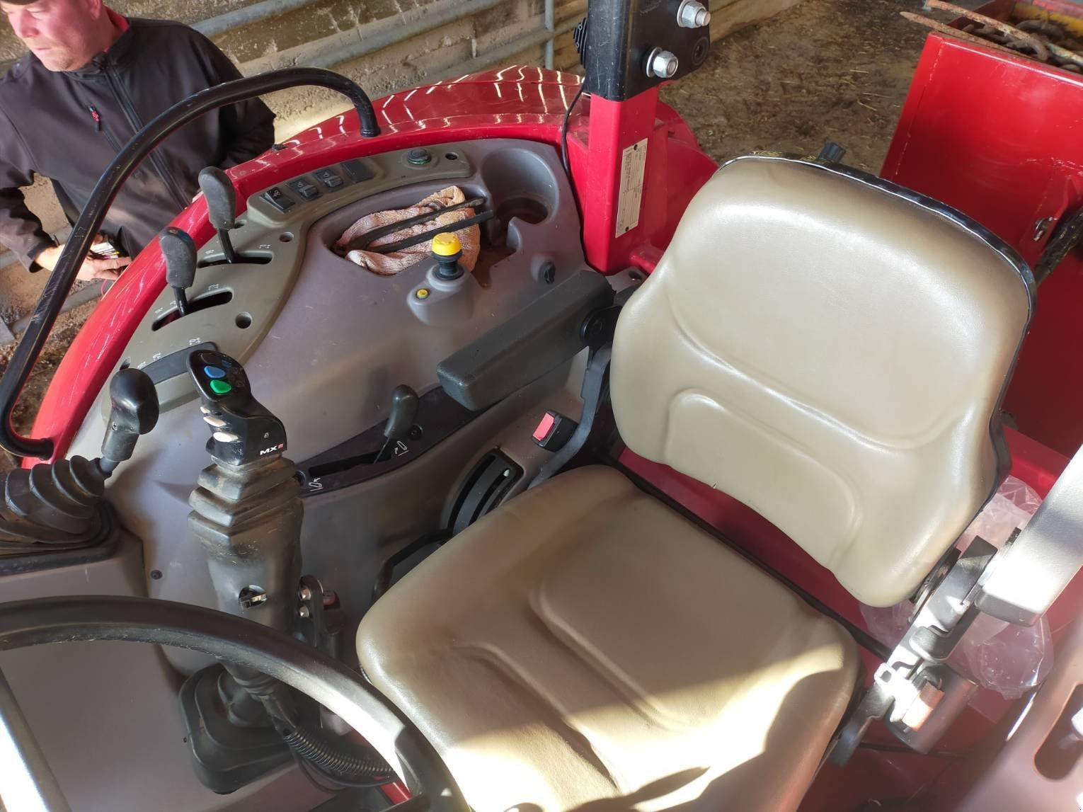 Traktor tip Case IH Farmall 85 C, Gebrauchtmaschine in Le Horps (Poză 4)