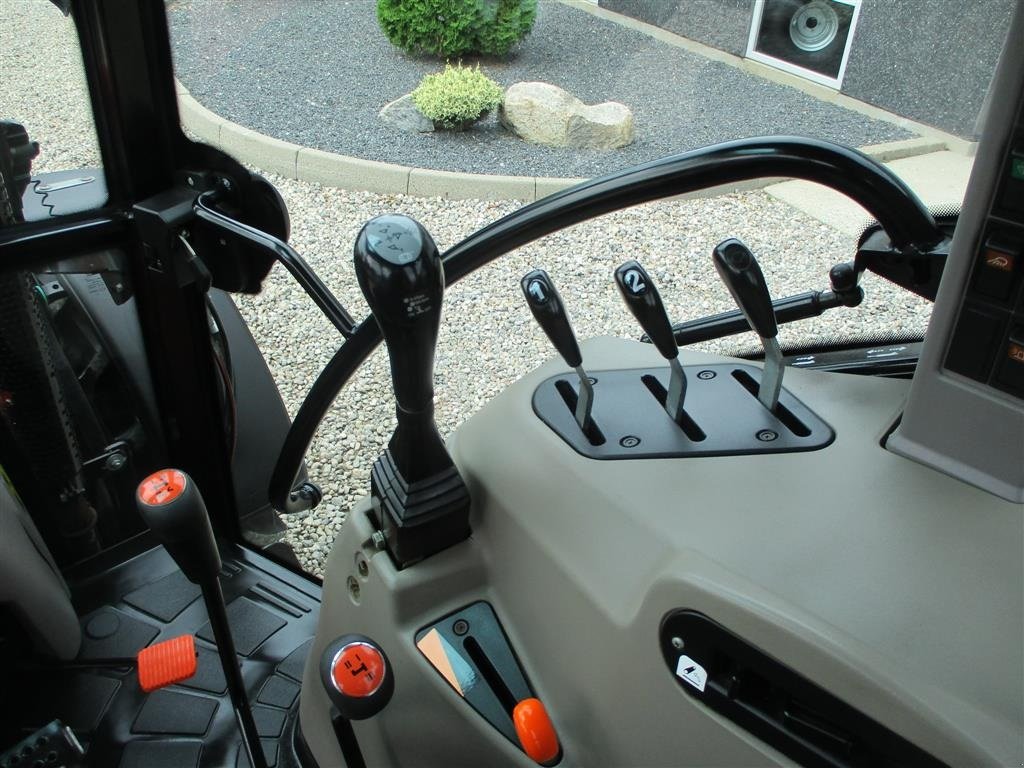 Traktor of the type Case IH Farmall 85A Med frontlæsser, Gebrauchtmaschine in Lintrup (Picture 6)