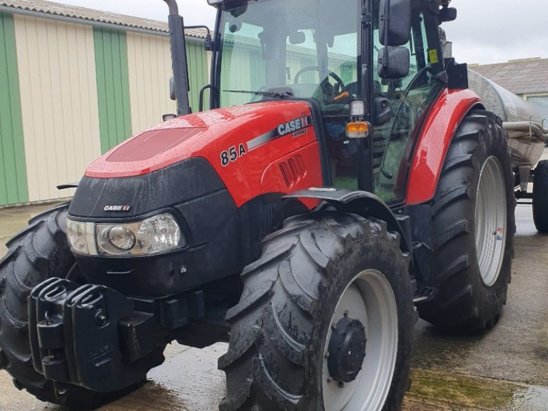 Traktor of the type Case IH FARMALL 85A, Gebrauchtmaschine in DOMFRONT (Picture 1)