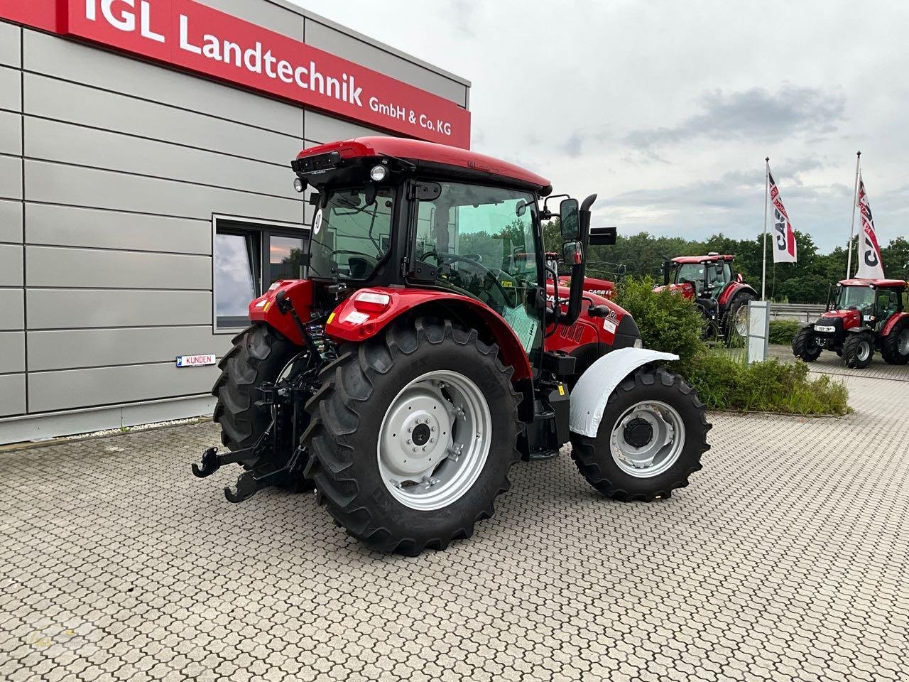 Traktor of the type Case IH Farmall 90 A PS, Neumaschine in Pfreimd (Picture 3)