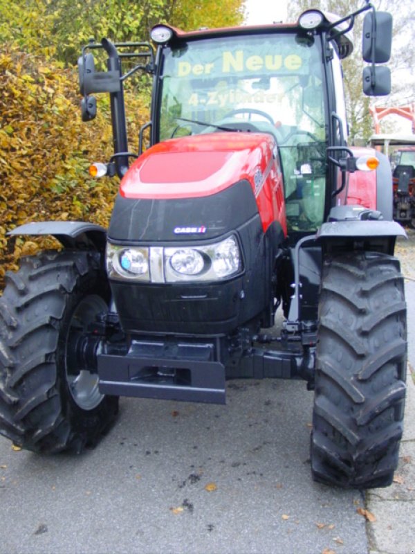 Traktor of the type Case IH Farmall 90 A, Neumaschine in Viechtach (Picture 4)