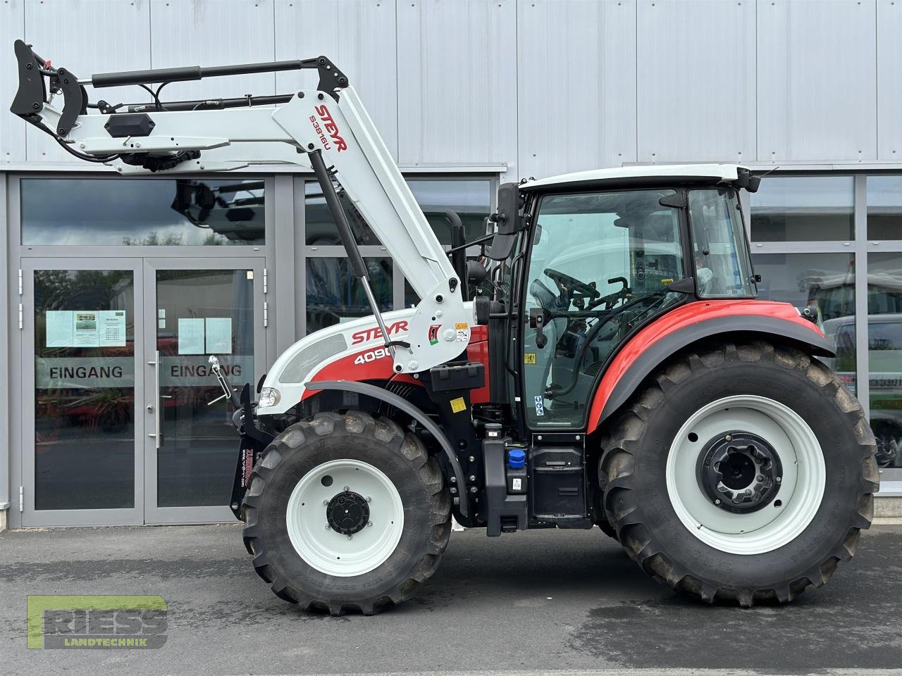 Traktor типа Case IH Farmall 90 C  (Steyr Kompakt 4090), Gebrauchtmaschine в Homberg (Ohm) - Maulbach (Фотография 9)