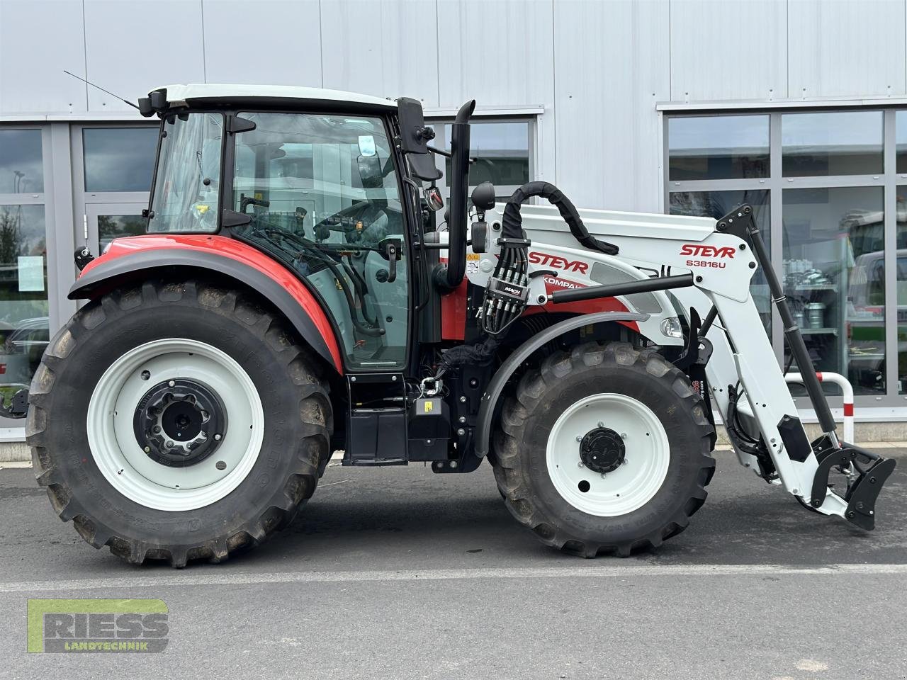 Traktor van het type Case IH Farmall 90 C  (Steyr Kompakt 4090), Gebrauchtmaschine in Homberg (Ohm) - Maulbach (Foto 11)