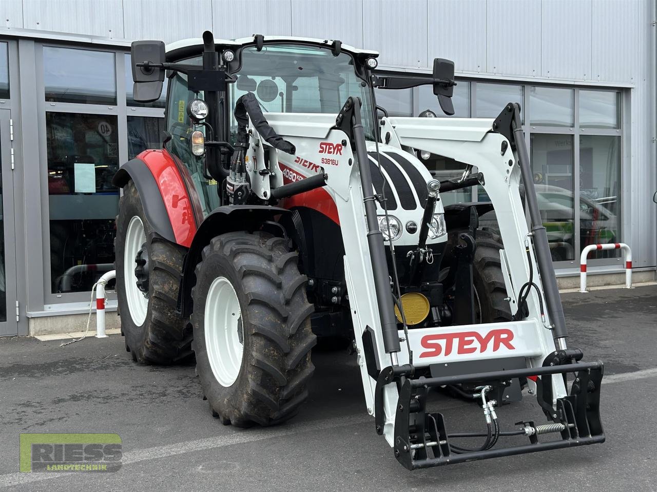 Traktor van het type Case IH Farmall 90 C  (Steyr Kompakt 4090), Gebrauchtmaschine in Homberg (Ohm) - Maulbach (Foto 18)