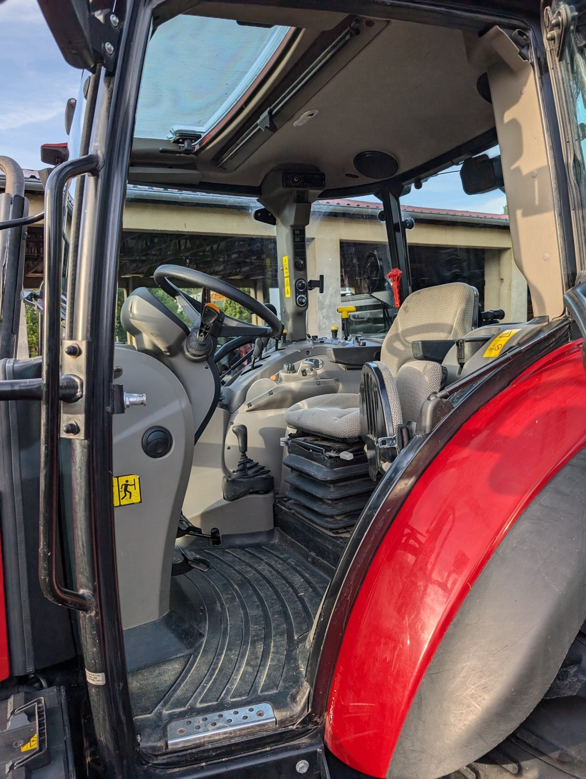 Traktor des Typs Case IH Farmall 95 C, Gebrauchtmaschine in Burghaslach (Bild 4)