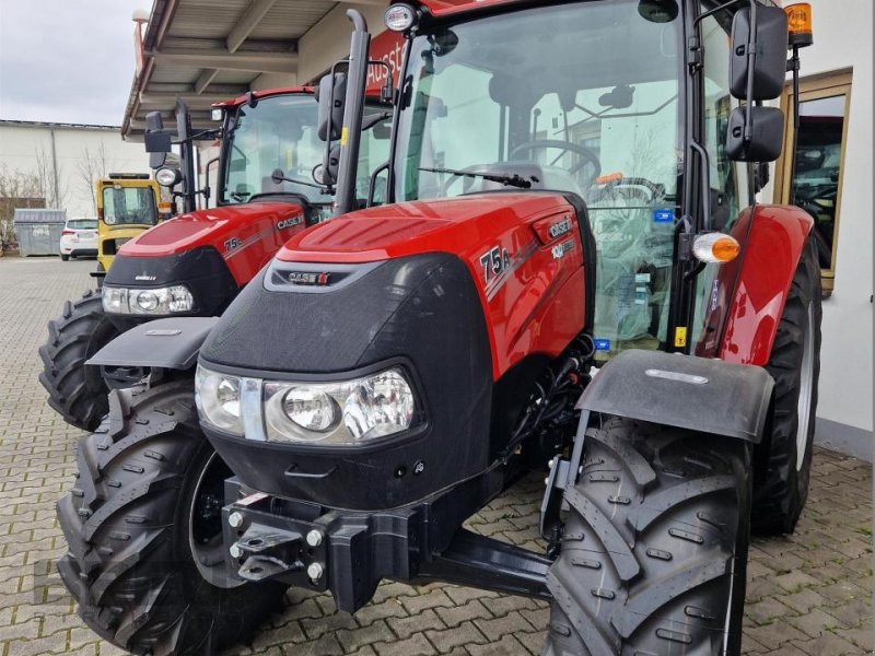 Traktor of the type Case IH Farmall A 75, Neumaschine in Straubing (Picture 1)
