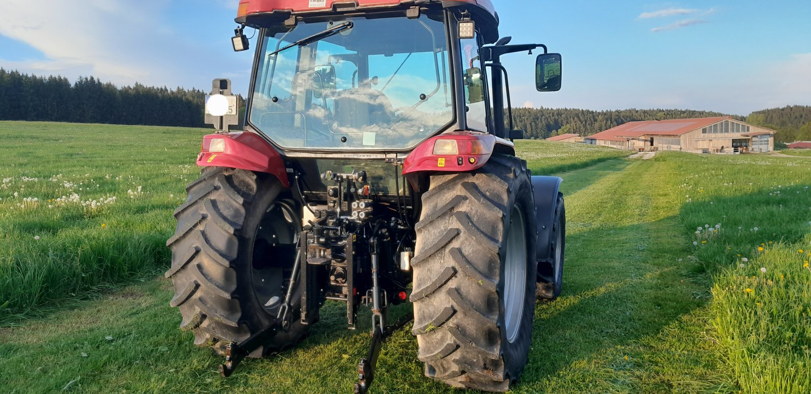 Traktor des Typs Case IH JXU 115, Gebrauchtmaschine in wehingen  (Bild 2)