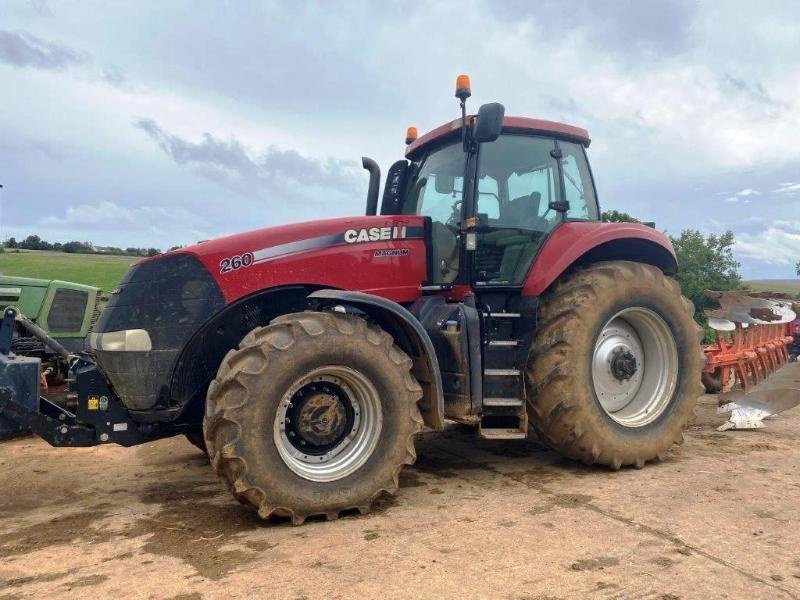 Traktor des Typs Case IH MAGNUM 260, Gebrauchtmaschine in SAINT-GERMAIN DU PUY (Bild 1)