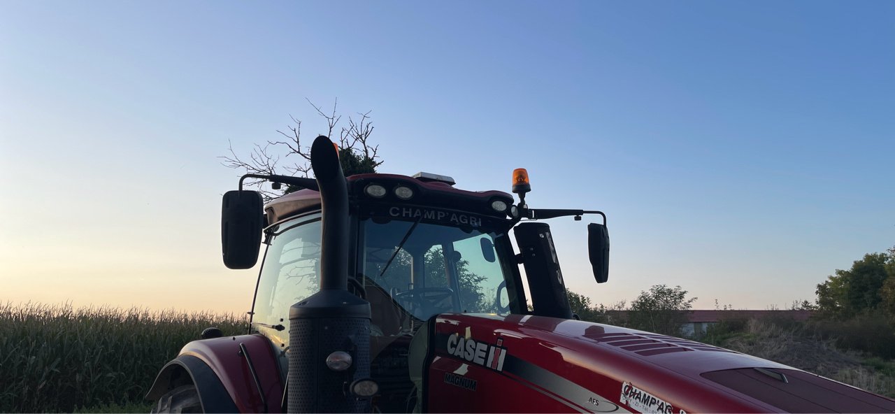 Traktor of the type Case IH MAGNUM 310 CVX, Gebrauchtmaschine in Marolles (Picture 7)