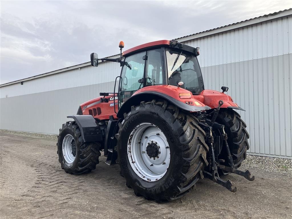 Traktor van het type Case IH Magnum 310 Stærkt trækdyr med hjulvægte (Gearkasse defekt), Gebrauchtmaschine in Bælum (Foto 3)