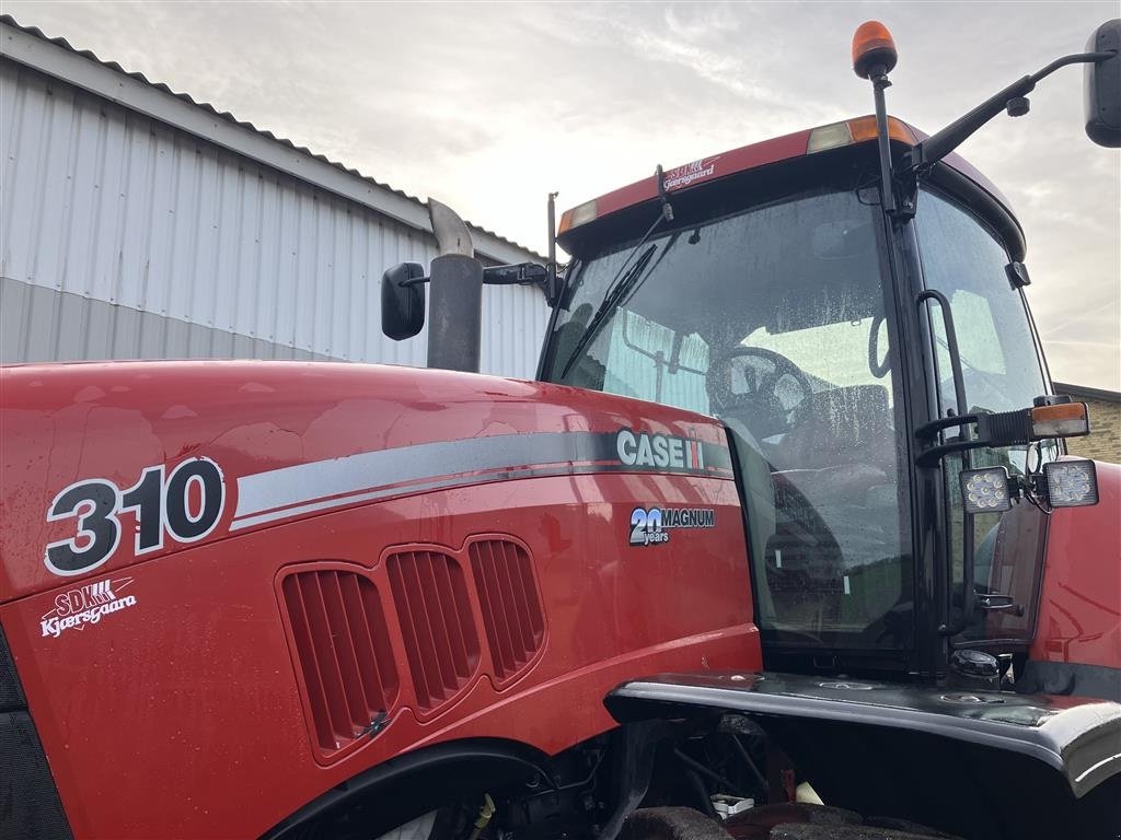 Traktor van het type Case IH Magnum 310 Stærkt trækdyr med hjulvægte (Gearkasse defekt), Gebrauchtmaschine in Bælum (Foto 5)