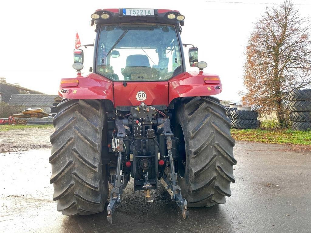 Traktor del tipo Case IH MAGNUM 340 SOLGT!!! GPS Autotrac styring og RTK signal. Kun 3875 timer! Tvillingehjul. Hjulvægte bag og frontvægte. Ring til Ulrik på 40255544. Jeg snakker Jysk, tysk og engelsk., Gebrauchtmaschine In Kolding (Immagine 6)