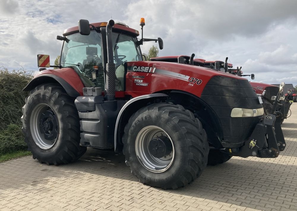 Traktor of the type Case IH Magnum 370 CVX, Gebrauchtmaschine in Rollwitz (Picture 2)