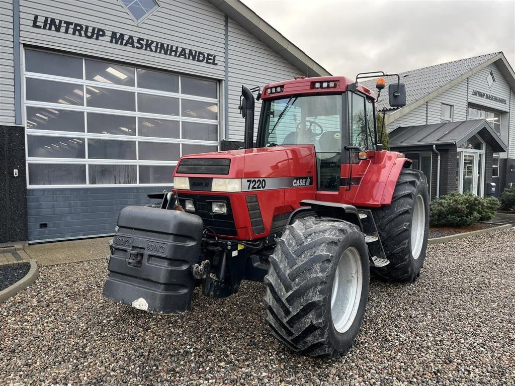 Traktor van het type Case IH MAGNUM 7220 Med frontlift, Gebrauchtmaschine in Lintrup (Foto 3)