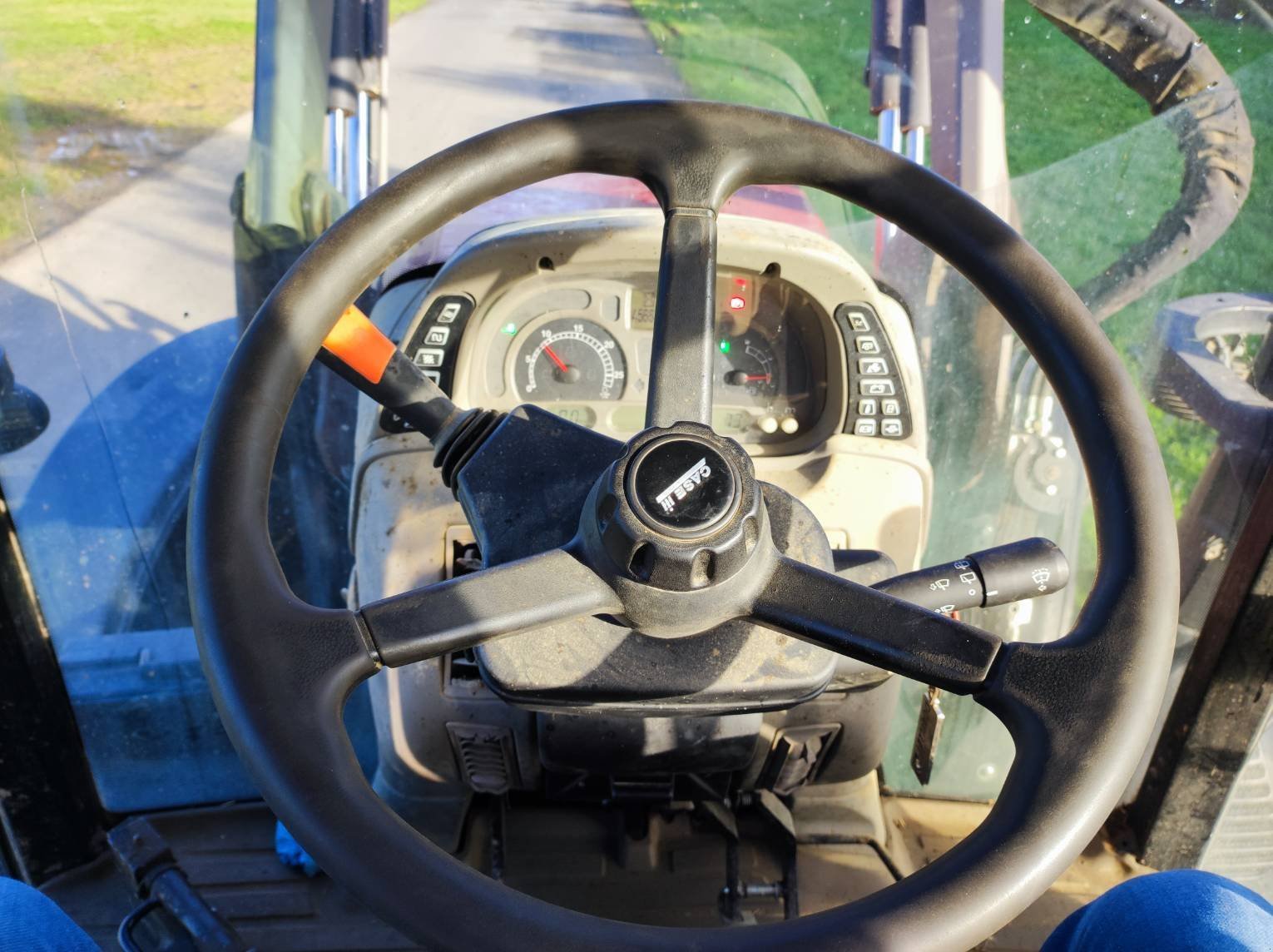 Traktor of the type Case IH MAXXUM 115, Gebrauchtmaschine in Le Horps (Picture 7)