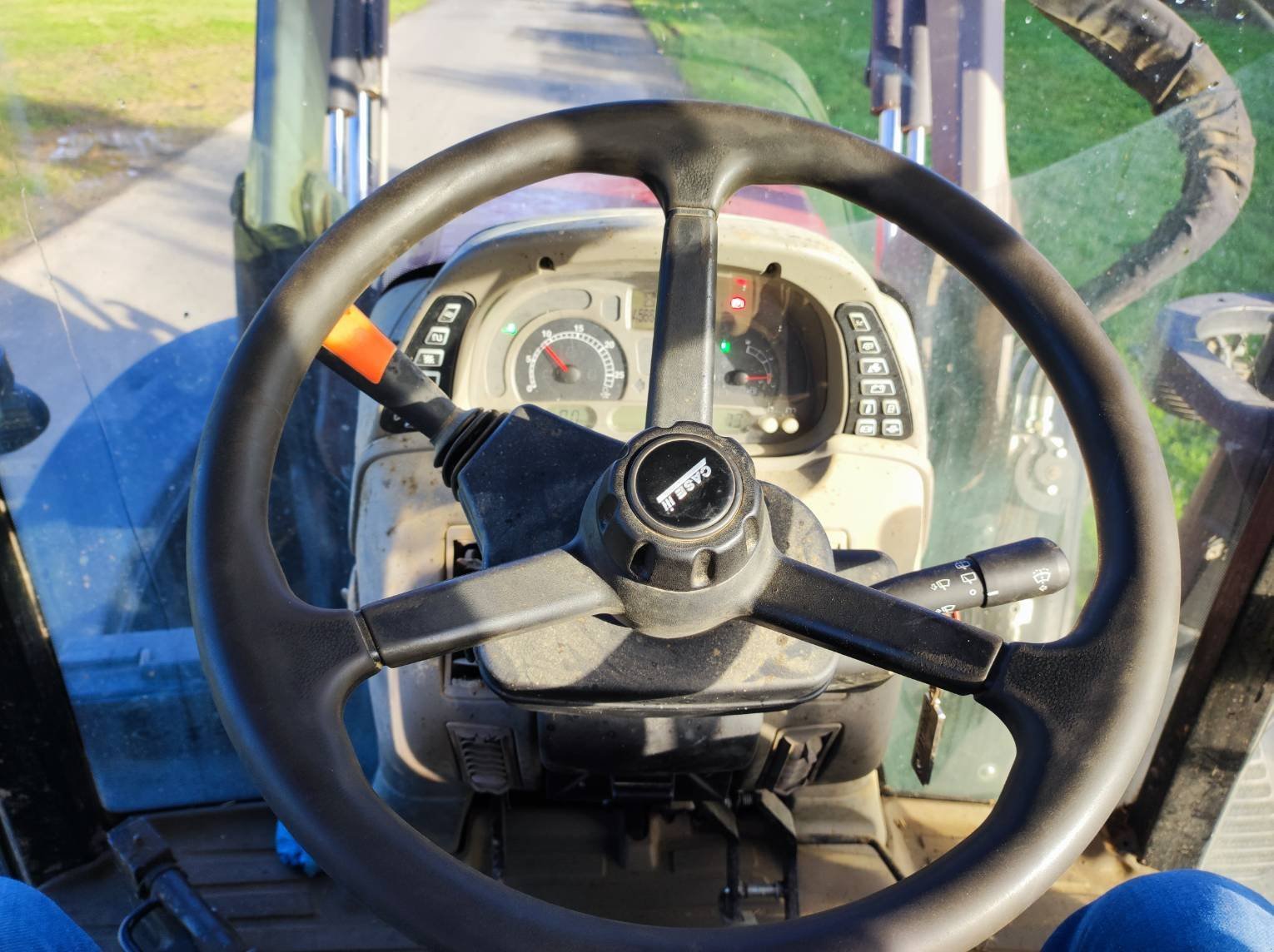 Traktor типа Case IH MAXXUM 115, Gebrauchtmaschine в Le Horps (Фотография 8)
