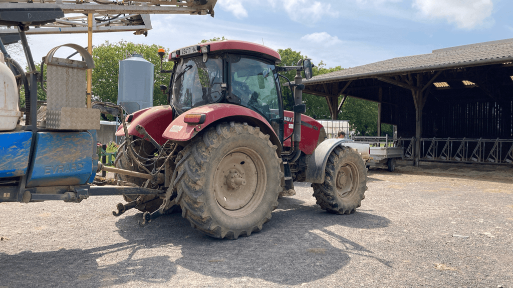 Traktor typu Case IH MAXXUM 125 MULTICONTROLLE, Gebrauchtmaschine w CINTHEAUX (Zdjęcie 3)