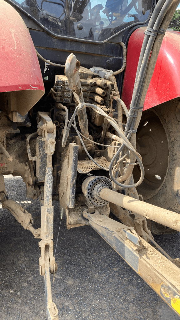 Traktor van het type Case IH MAXXUM 125 MULTICONTROLLE, Gebrauchtmaschine in CINTHEAUX (Foto 4)