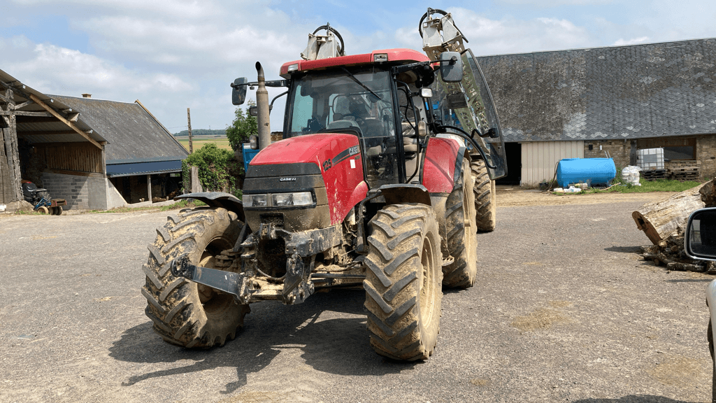 Traktor Türe ait Case IH MAXXUM 125 MULTICONTROLLE, Gebrauchtmaschine içinde CINTHEAUX (resim 1)