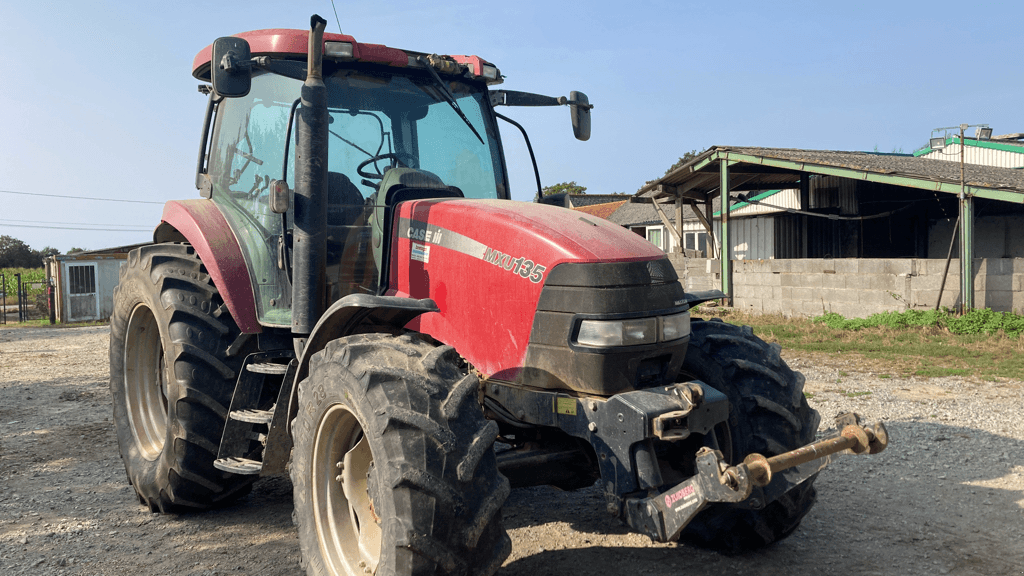 Traktor des Typs Case IH MXU 135, Gebrauchtmaschine in TREMEUR (Bild 1)