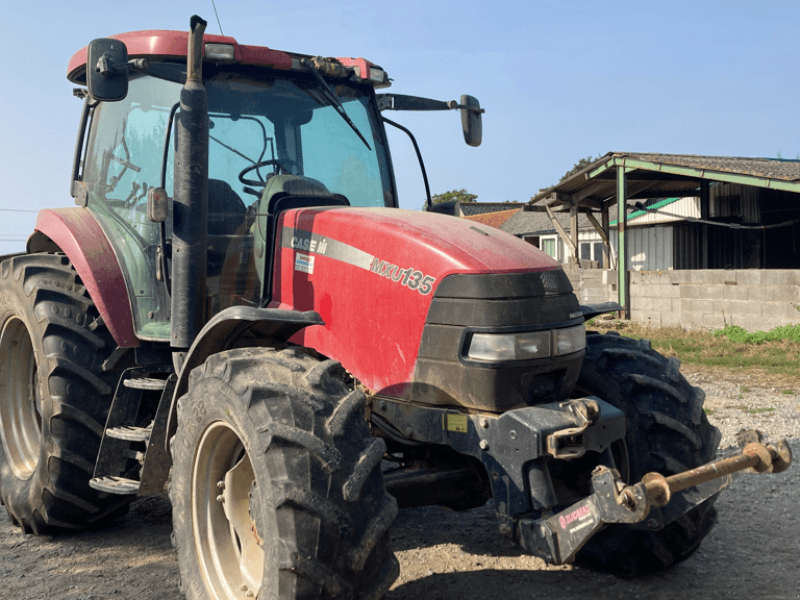 Traktor of the type Case IH MXU 135, Gebrauchtmaschine in TREMEUR